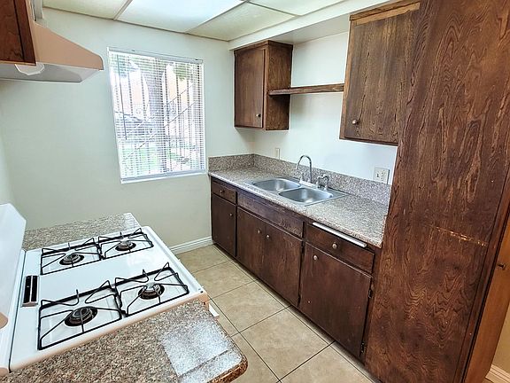 4th image of 405 W Roosevelt Ave #410