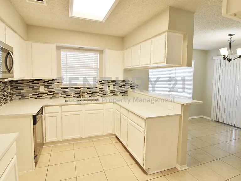 729 Rawlins Dr — Photo 6