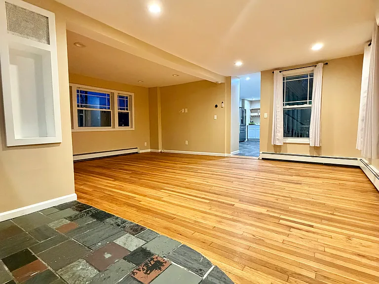 290 Woodbury Rd — Photo 22