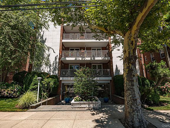 2nd image of 100 Brooklyn Avenue #2R
