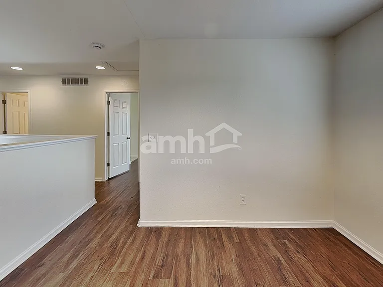 1088 Oriole Cir — Photo 9