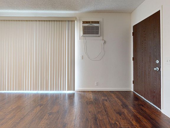 5th image of 2741 Gilmore Ln #4