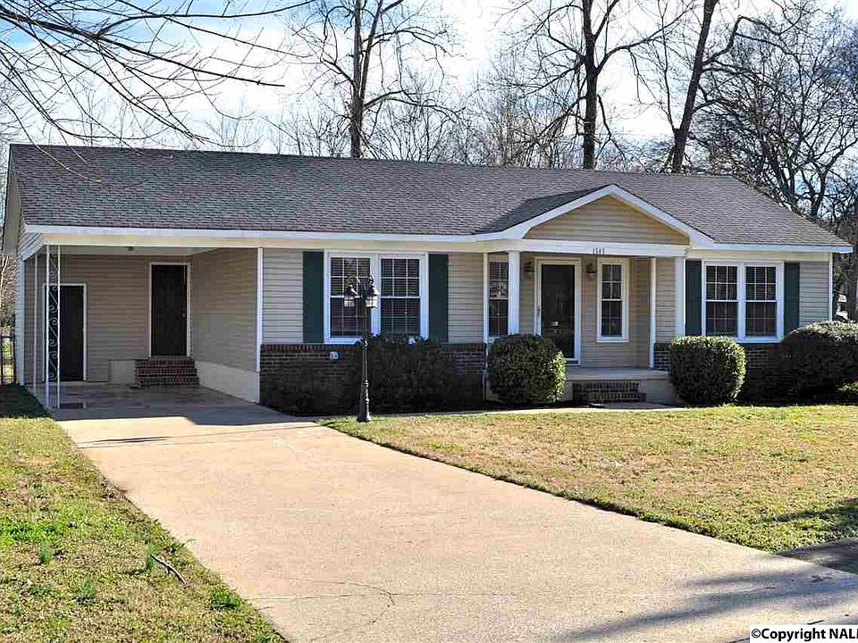 1st image of 1505 Ravenwood Cir SE