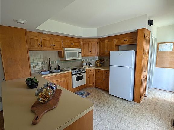 3rd image of 11504 Knolls Rd