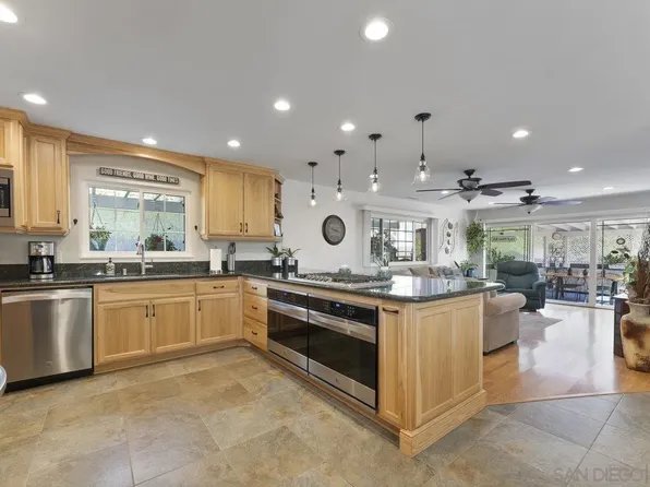 1468 Swallow Dr, El Cajon, CA 92020