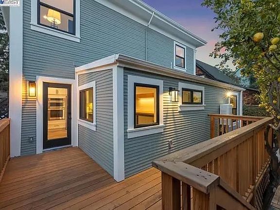 2nd image of 1906 Delaware St