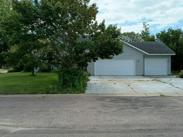 139 Cedar Dr S, Lester Prairie, MN 55354