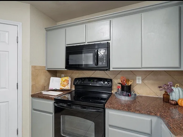 1205 Marlee Cir — Photo 21