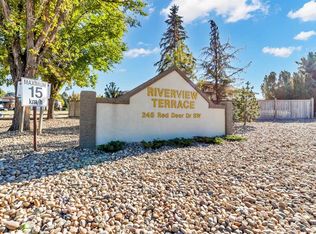 245 N Red Deer Dr SW #101, Medicine Hat, AB T1A 8P4