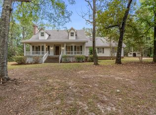 102 Livingston Ln, Columbus, MS 39702
