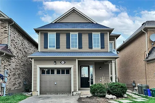 1005 Farmstead Dr #MAIN UPPER Photo 1