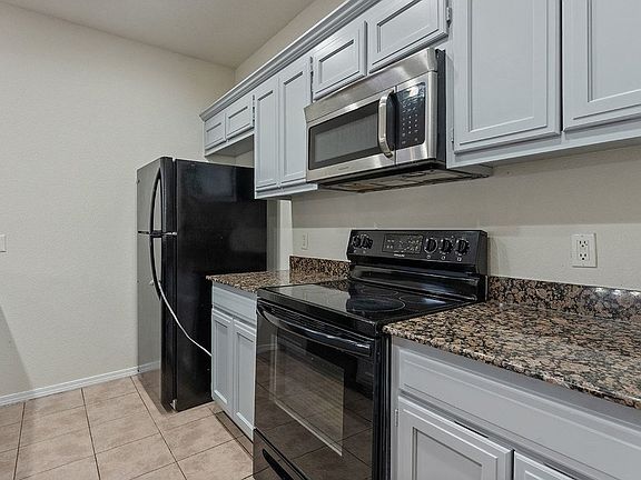 3rd image of 3000 SW Windrift Ave #1