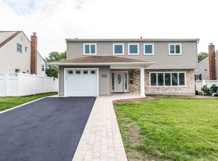 3808 Dunhill Rd, Wantagh, NY 11793