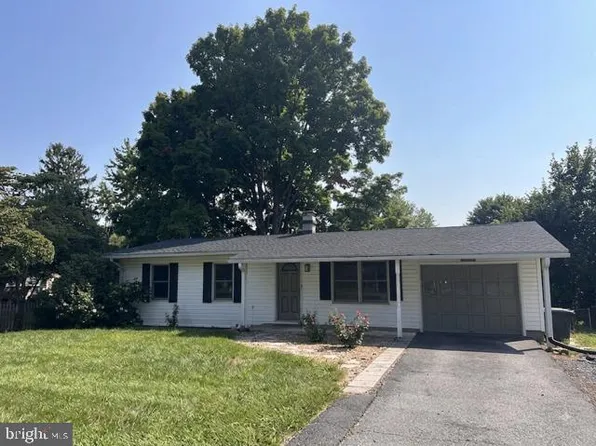 310 S 26th St, Purcellville, VA 20132