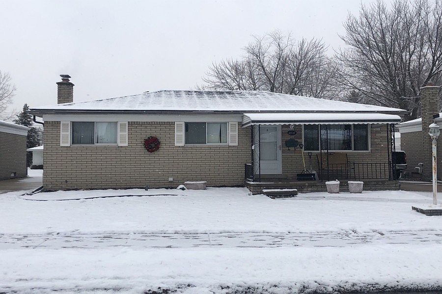 1st image of 21547 Raymond St