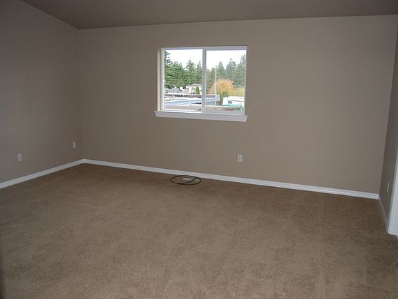 5th image of 16318 23rd Avenue Ct E