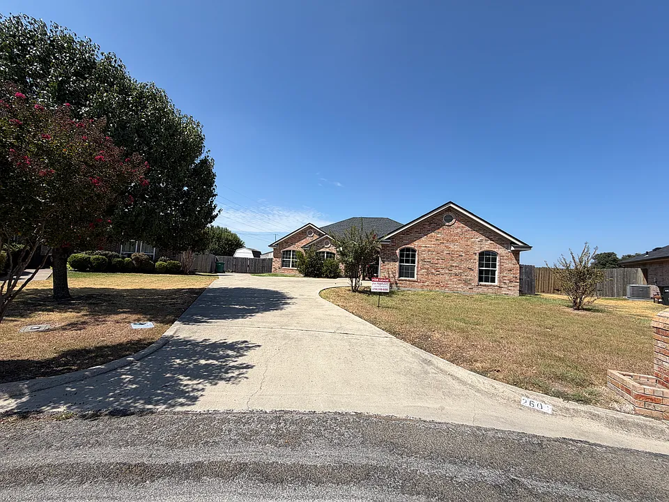 2601 Armstrong Dr