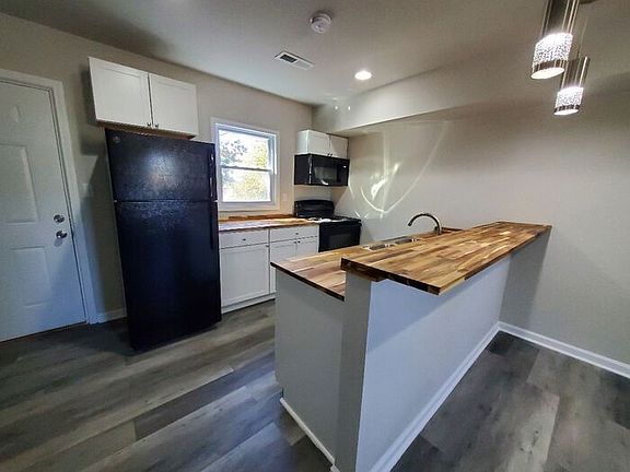 4th image of 1109 Hampton Ave #D