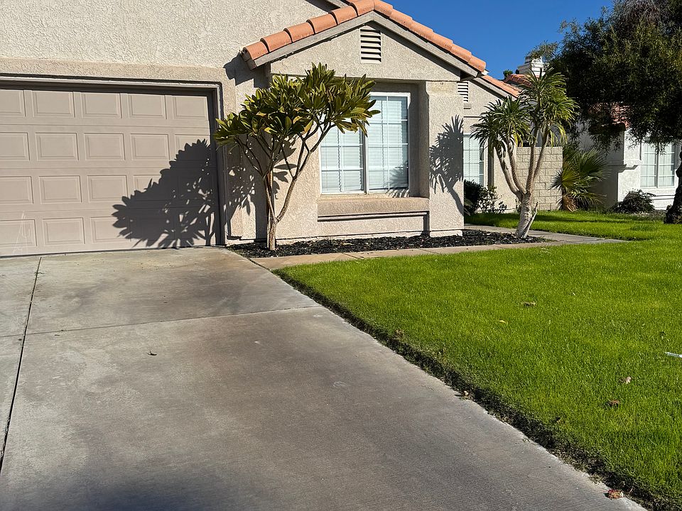 1st image of 78840 Sanita Dr