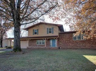 4916 Sunview Dr, Quincy, IL 62305