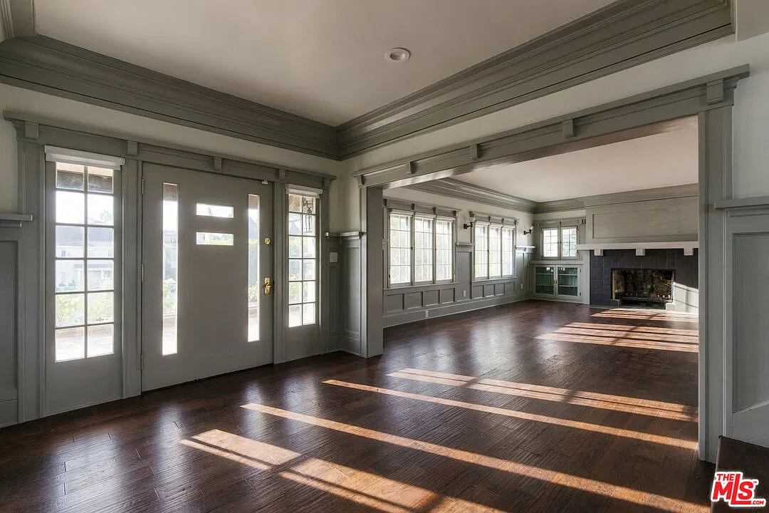 5 bed, 3.0 bath, 4224 sqft, $7,998 — Photo 3