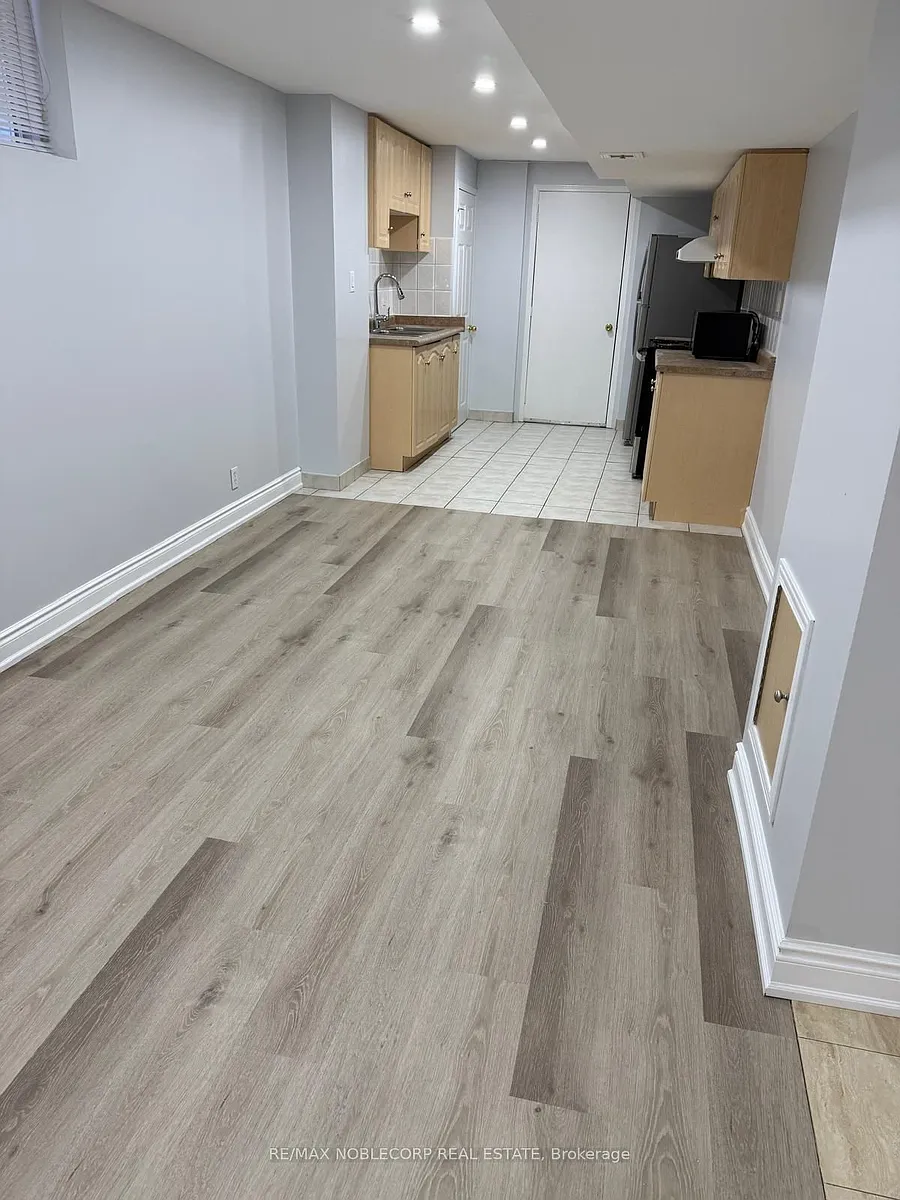 Building Photo - 5645 Longford Dr #BASEMENT
