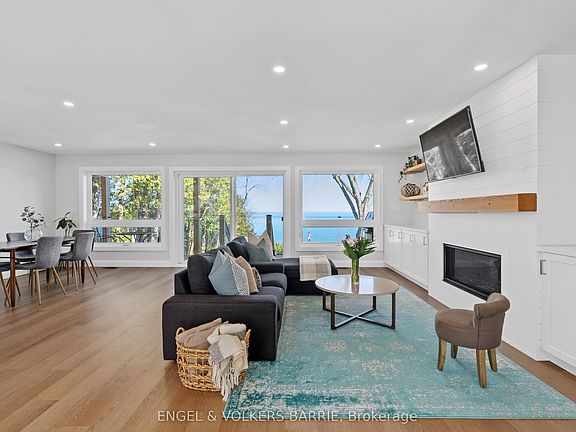 4th image of 2371 Lakeshore Rd E