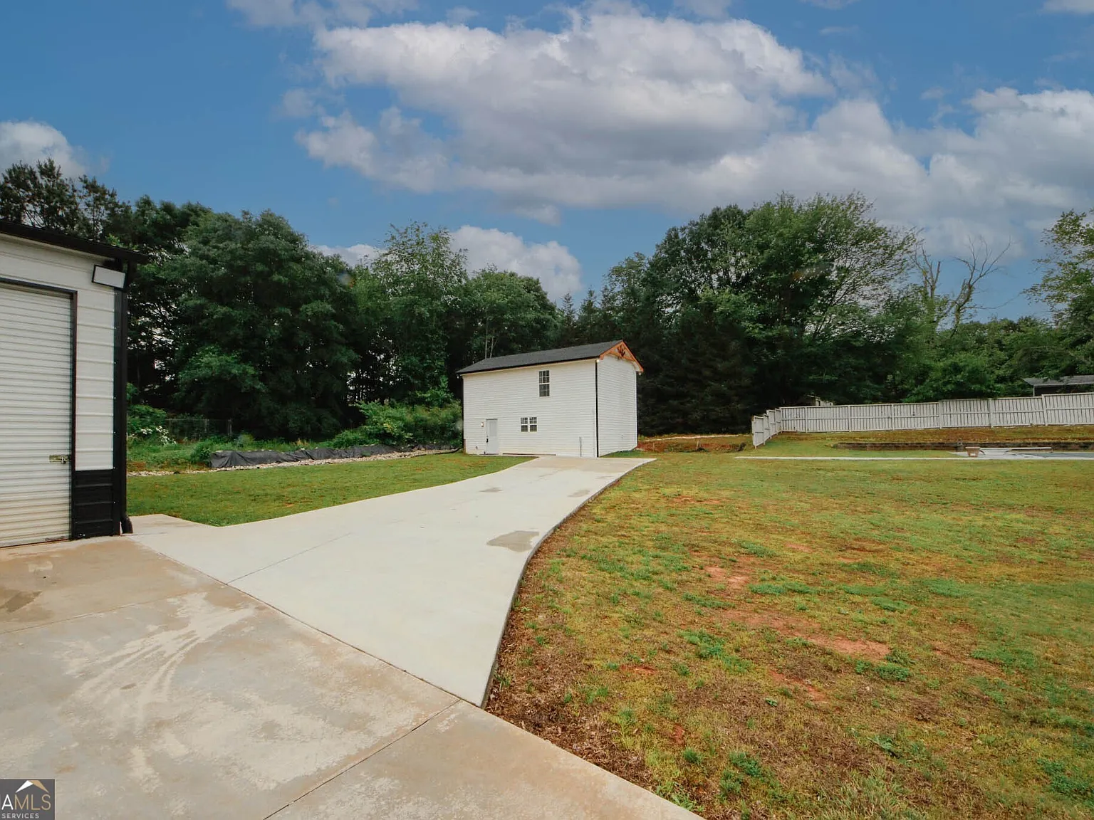 1 bed, 1.5 bath, 960 sqft, $1,500 — Photo 2