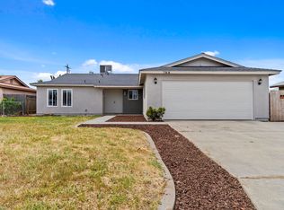 708 Whitney Dr, Hanford, CA 93230