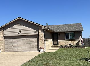 2226 W Schoolhouse St, Haysville, KS 67060