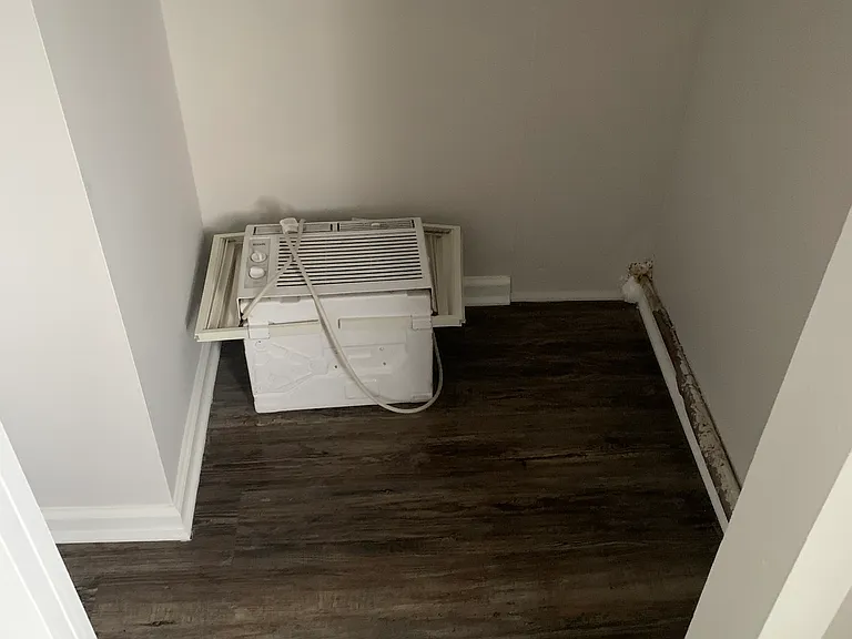 233 Pine St #3 — Photo 11