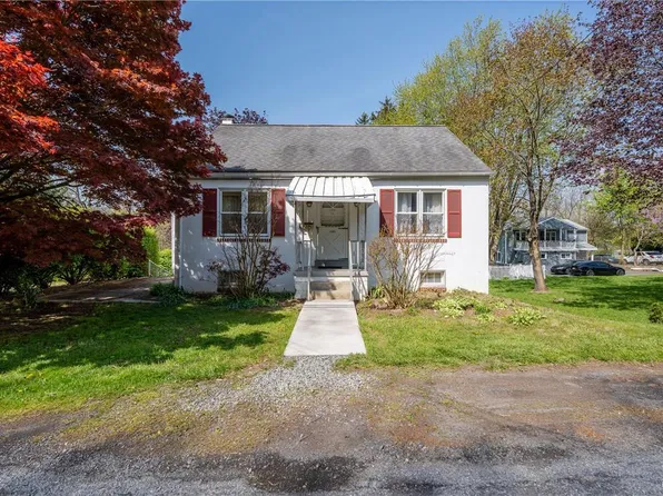 1391 Pennsylvania Ave, Emmaus, PA 18049