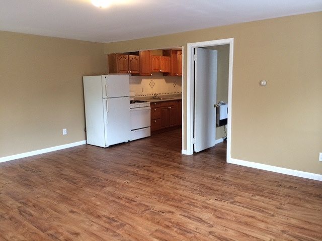 2nd image of 103 Moonachie Ave APT 1