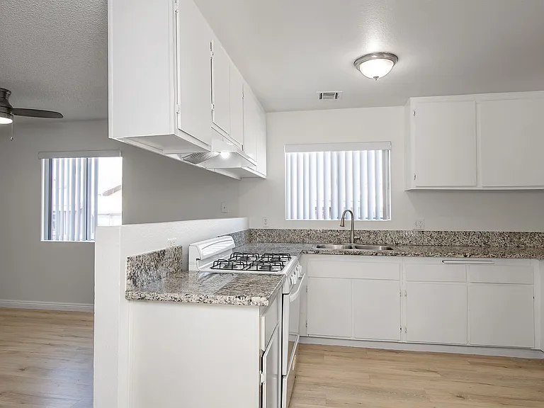 1349 Elm Ave #51 — Photo 5