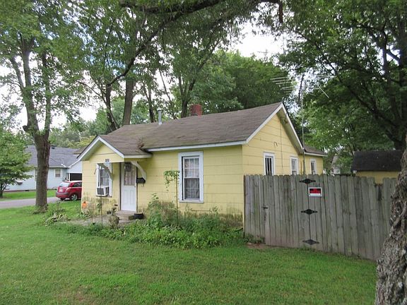 2nd image of 1523 Shelby Dr