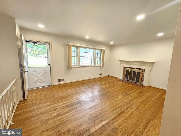 5683 Ravenel Ln — Photo 2