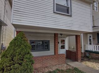 565 6th St #565, Pitcairn, PA 15140