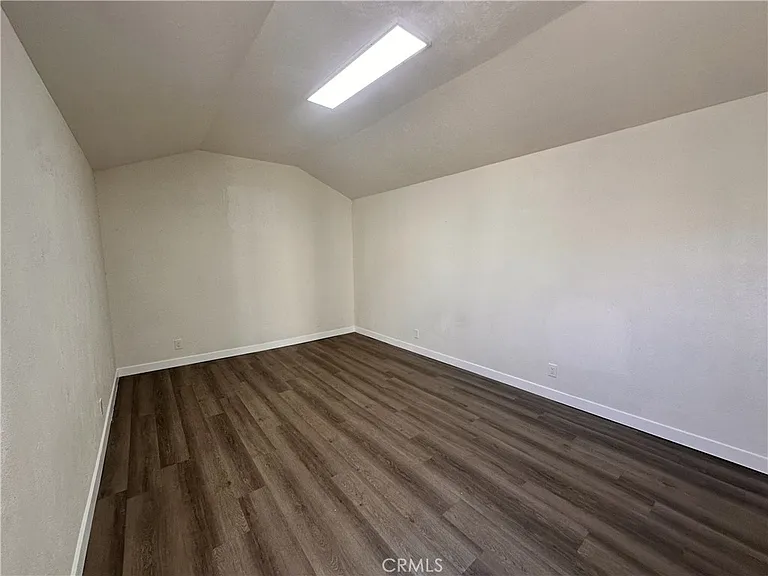 314 Wilshire Pl — Photo 27