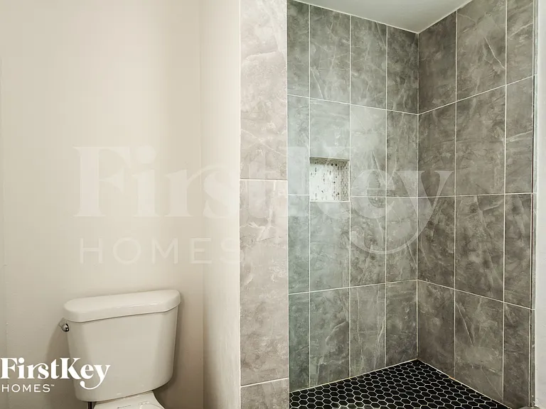 8038 W Windrose Dr — Photo 12
