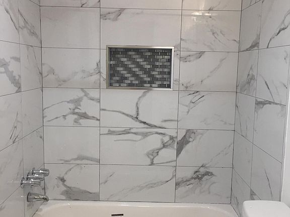 4th image of 5112 Oakland St APT 103