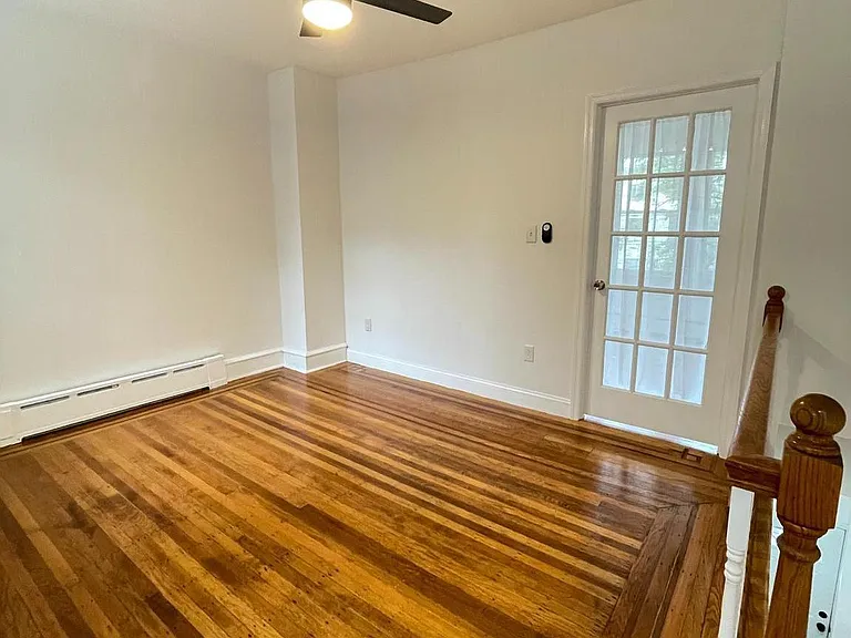 641 Bainbridge St #B — Photo 5
