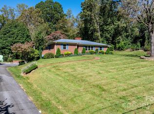 1018 Hibriten Dr SE, Lenoir, NC 28645