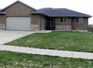 2721 E Sunrise Ct, Brandon, SD 57005