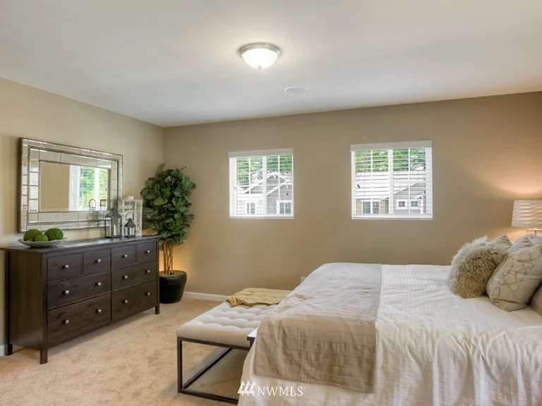 3434 Hera St NE — Photo 4