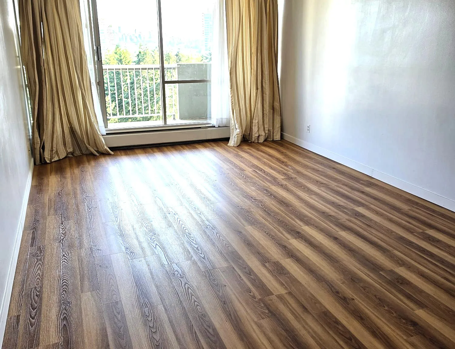 1 bed, 697 sqft, $2,150 — Photo 3