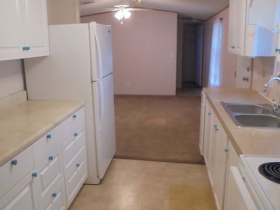 Kitchen to LR/DR front BR/BA