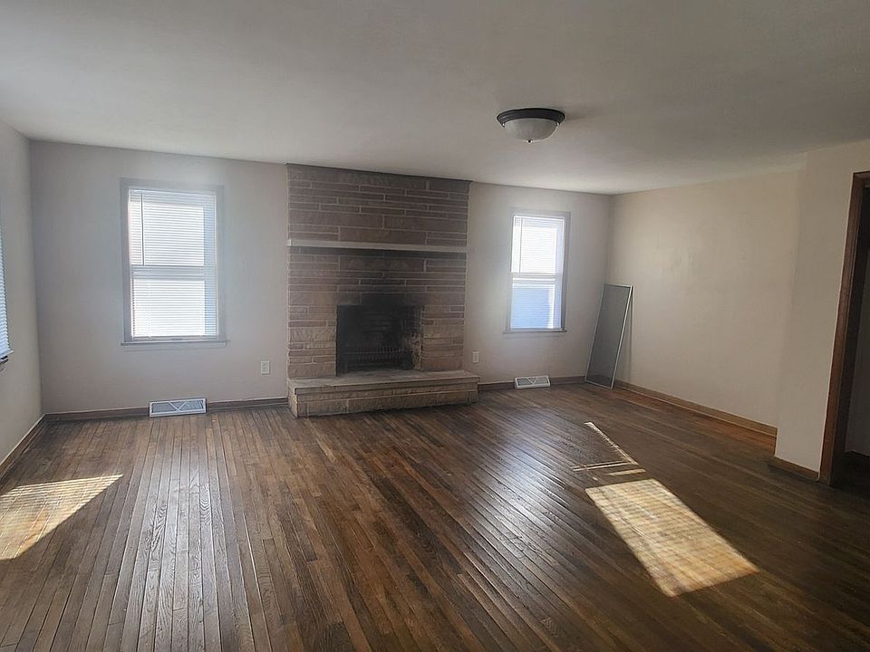 1st image of 179 Lake St #1/2