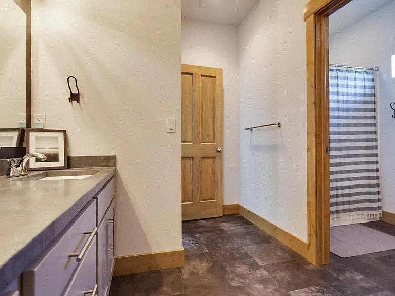 202 Nelson Dr — Photo 17