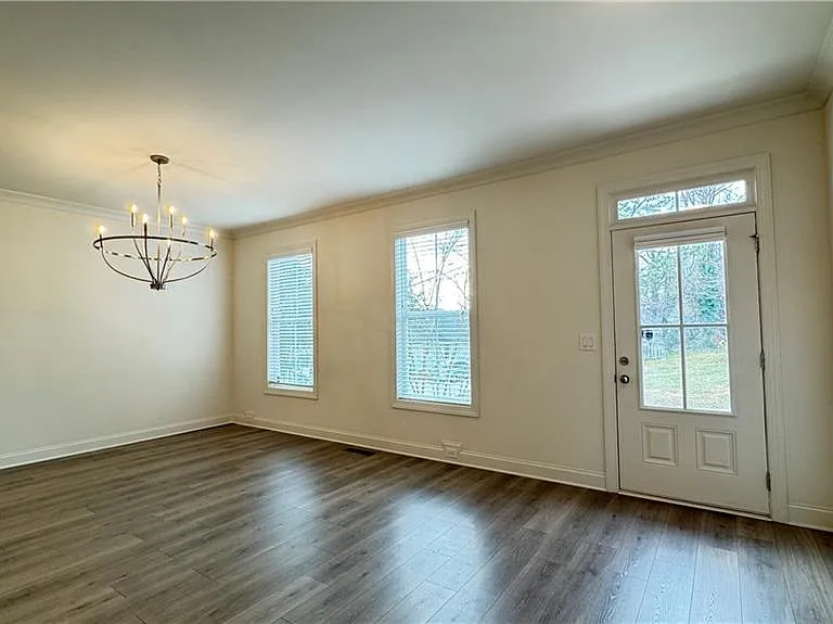 227 Nash St — Photo 3