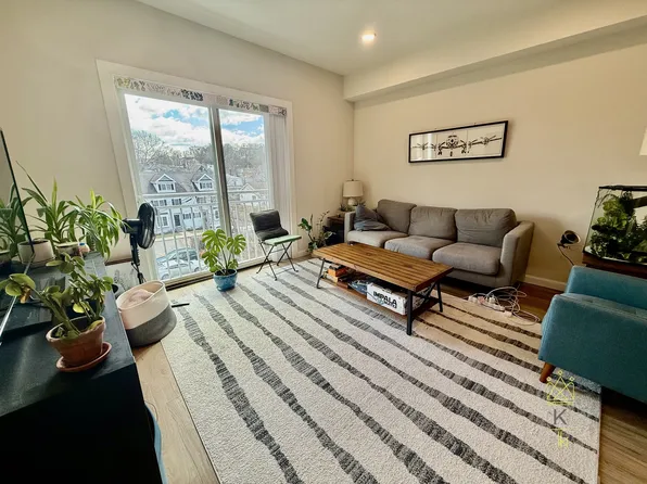 458 Washington St, Brighton, MA